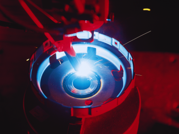 Produire plus vite sans compromis - le soudage laser face aux nouveaux défis de la défense